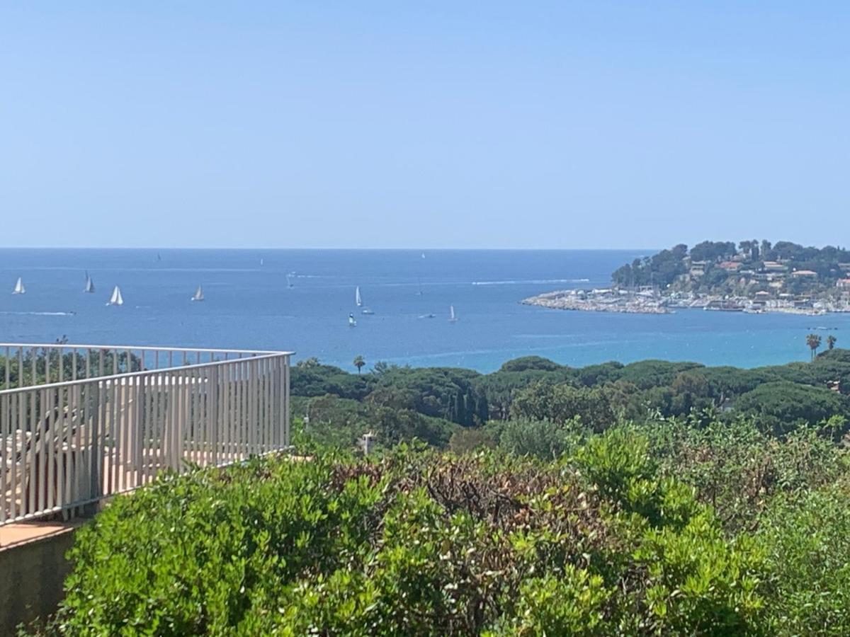 Les Citronniers - Splendide Vue Mer Acces Plage A Pieds A 5 Minutes Cavalaire-sur-Mer Exterior foto